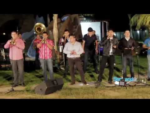 Lenin Ramirez Ft. Banda La Conquista - La Vida Del Changuit0 (En Vivo 2014)