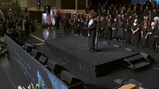  Jennifer Hudson Nyanyikan “A Change Is Gonna Come” di Pemakaman Rev. Jesse Jackson di Chicago