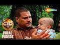Viral Videos | दया ने छोटे से बच्चों को समाला - Baby In Danger | CID | A