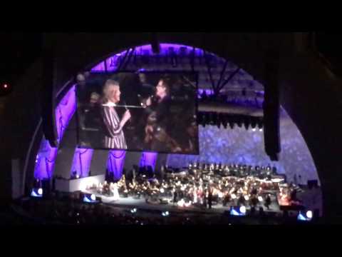 Danny Elfman sings "Oogie Boogie Song" Live in LA! (Nightmare Before Christmas)