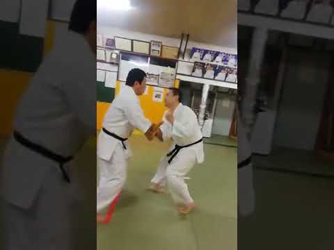 戸田選手の移動力崩し 正面当身を入れて