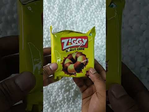 dan menemuksn jajanan donut cake