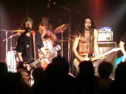 Uncommonmenfrommars - Coconut-Jessie (Live @ Amalgame1/2).mpg