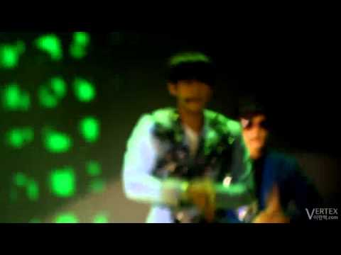 [FANCAM] 120421 BTOB Minhyuk focus - ID FILM @ Lotte World AMAZON Filming