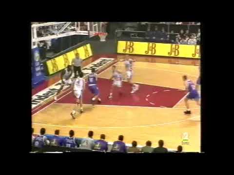 Oscar Schmidt en el Forum Valladolid (vs Taugrés, Liga ACB 1994-95)