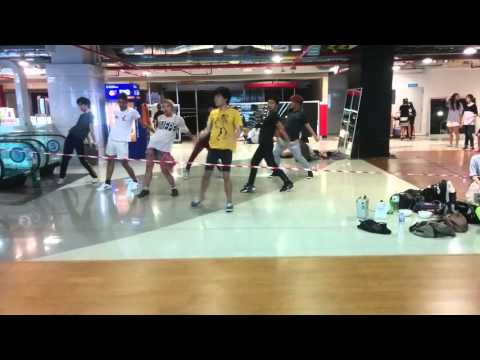 Amuse Cover f(x) - 4Walls