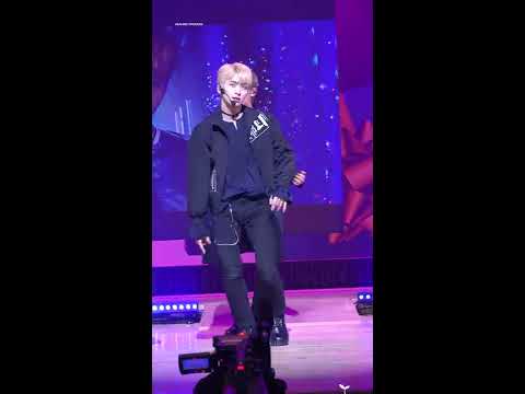 180404 봄꽃음악회 업텐션 샤오 - CANDYLAND