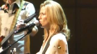 SHERYL CROW - CALLIN&#39; ME WHEN I&#39;M LONELY - Live At The Royal Concert Hall in Glasgow, 27th Oct 2014