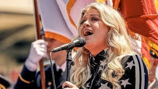 Kelly Clarkson Performs the National Anthem at the 2018 Indy 500