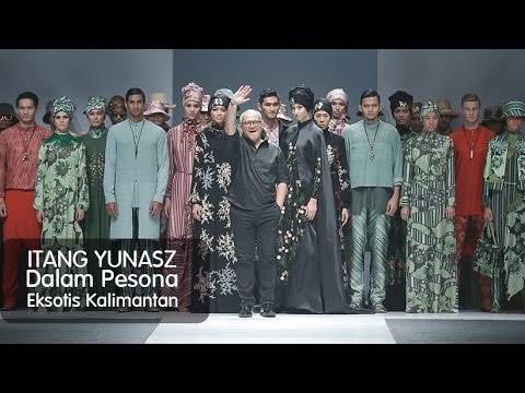 Itang Yunasz Dalam Pesona Eksotis Kalimantan.