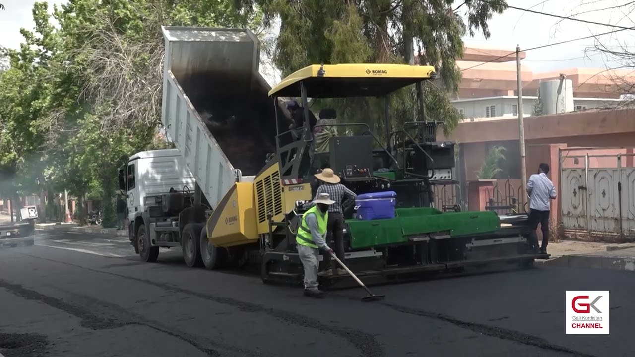 ڤیدیۆ | هەڵمەتی نوێكردنەوە و قیرتاوكردنی شەقامەكانی سلێمانی بەردەوامە