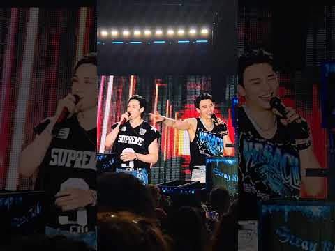 the cute songwriters...yeah... #atl #escape #bangchan #hyunjin #straykids #kpop #concert #dominate