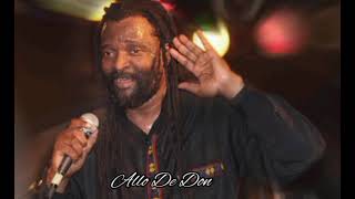 Little heroes Lucky Dube lyrics