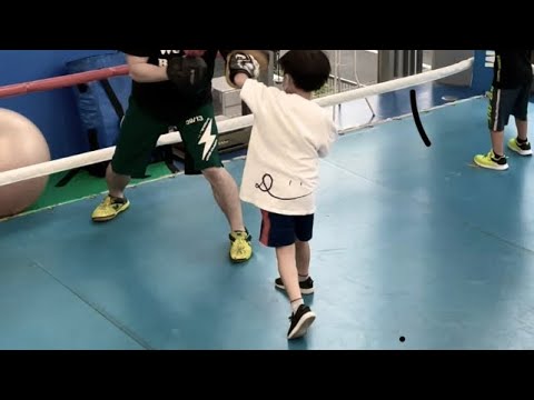 ミット打ち｜基礎練習｜小1キッズボクサーAYATO｜#ボクシング #キッズボクサー #ルーティーン
