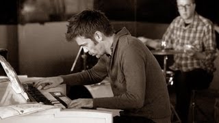 Rory More electric organ duo -- Walkin'