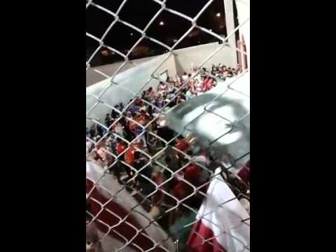 "Los borrachos de Morón contra Atlanta 2-2" Barra: Los Borrachos de Morón &bull; Club: Deportivo Morón