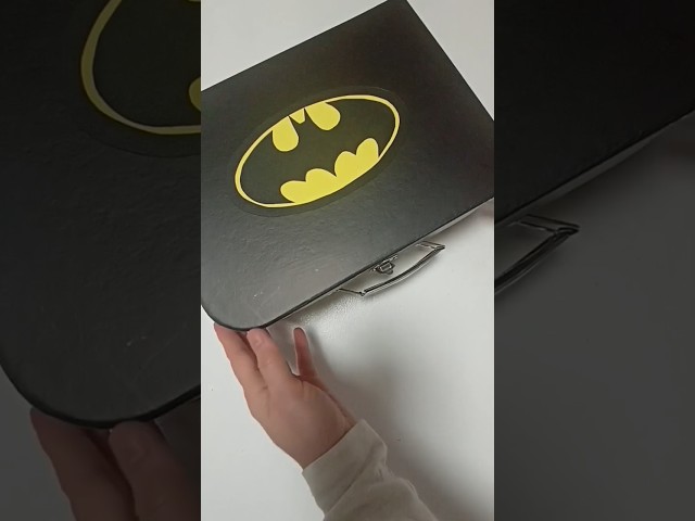 Vídeo relacionado con Unique Party - Mascaras de Fiesta - Diseño de Batman - Paquete de 8 (49921)
