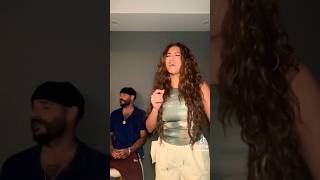 TORI KELLY IS NOT HUMAN. 👽🔥 #torikelly #jonbellion #acoustic #singer #music #musica #shorts