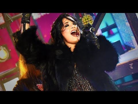 Demi Lovato’s IMPRESSIVE Vocals While Singing In The Cold!