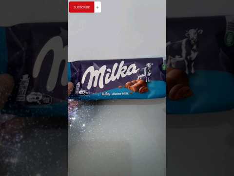 Eatimg milka bubbly apine milk chocolate 🍫 😋