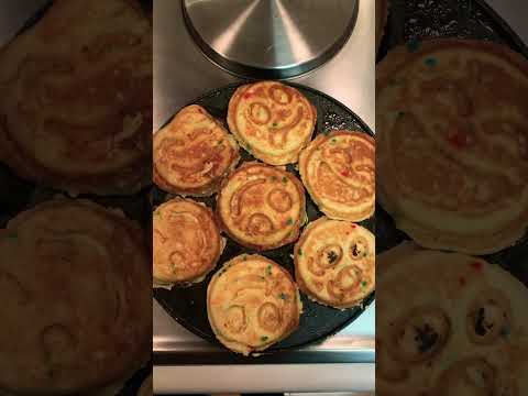 Happy Face Emoji Aluminum Nonstick Pancake Maker Pan with Cool Touch Handle