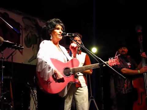 Wanda Jackson  Talks, Yodels, and Sings two Country Classics! 2009 HQ