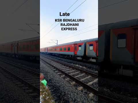 BANGLORE RAJDHANI EXPRESS AT FULL SPEED PASSES THROUGH BHOPAL