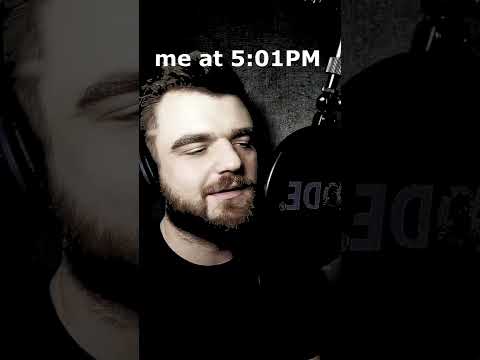 Me at 4:59PM vs 5:01PM #IPrevail #Metalcore #Shorts