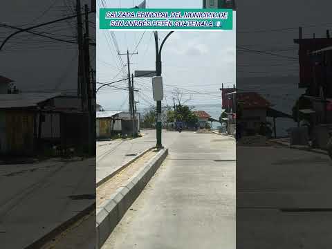 Calzada principal de San Andrés Petén 🇬🇹 que conduce al municipio de San José Petén