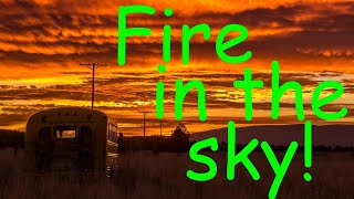 preview picture of video 'Timelapse sunset over a classic school bus in Big Valley, CA'