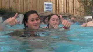 preview picture of video 'Center Parcs 2008 - around the pool'