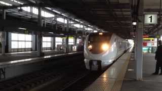 preview picture of video 'Thunderbird SHIRASAGI LTD Express Komatsu-station JR西日本 サンダーバード しらさぎ 北陸線 小松駅'