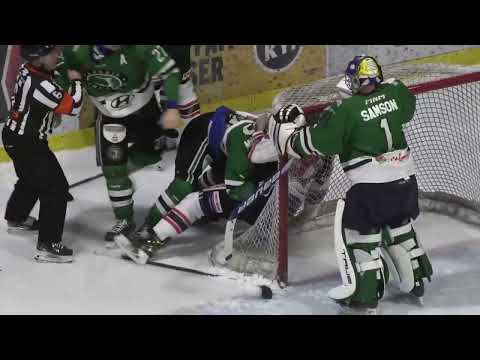 Gabryel Paquin-Boudreau frappe Jérémy Vigneault-Bélanger par derrière et la mêlée éclate! - 04-02-23