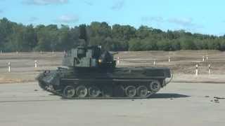 preview picture of video 'Bundeswehr Flakpanzer Gepard bei der ILÜ Nord 2008 in Munster'