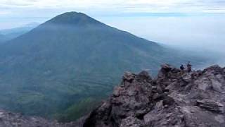 preview picture of video 'Summit of Merapi'