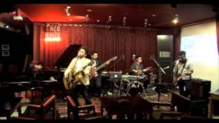 Suave - Kinda Busy @ Red White Jazz Lounge