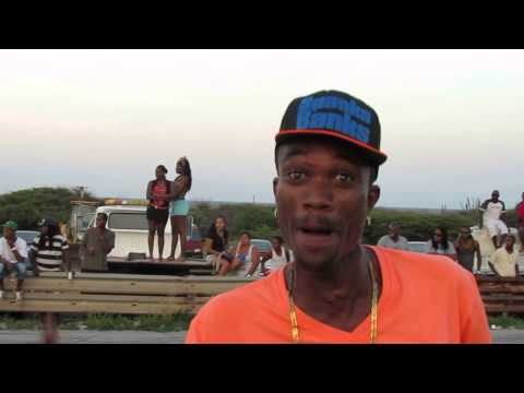 Spanks banks @Koral Tabak 29-9-2013  BO BO BO BO RITO ALERT.