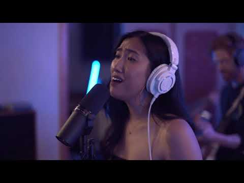 Eila - Hung Up (Live at The Diner Studios)