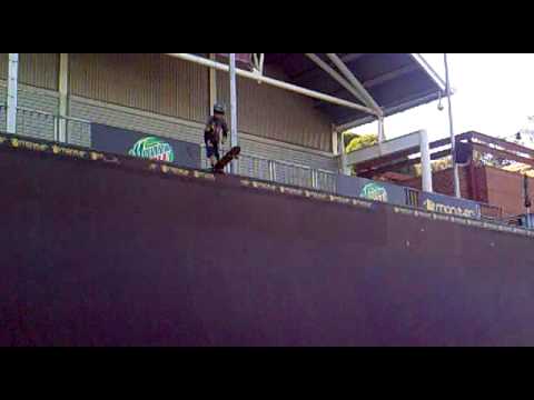 Epic Fail 9 year old skater eats Monster vert ramp
