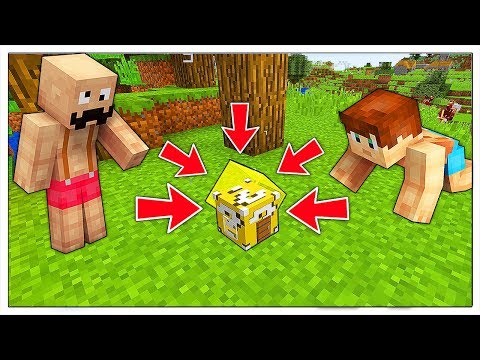 How to Live in the World's Smallest Lucky Block House! - Minecraft ITA