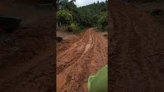 Download lagu Heboh,  motor diangkat gara gara gak bisa ngelintas jalan jelek buanget mp3