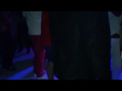 fiesta en el chiringuito con los amigos