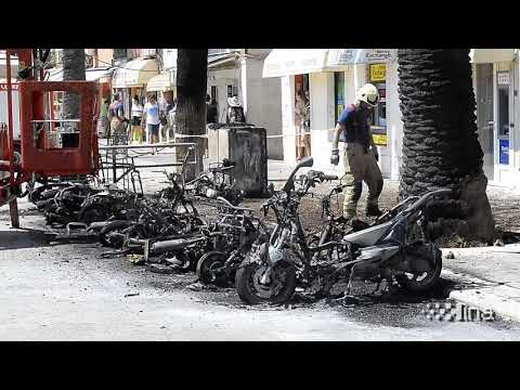 Na splitskoj rivi izgorjelo desetak motocikala, šteta velika