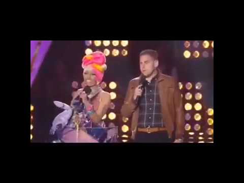 Britney Spears Wins Over Adele & Katy Perry at the 2011 MTV VMAS