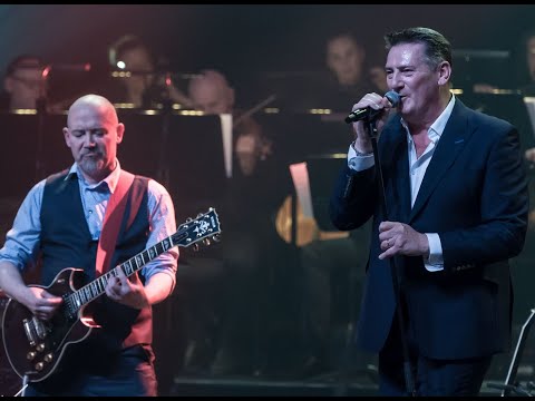 TODMOBILE on stage with three of the most celebrated stars from the 80ties. Through the Barricades.