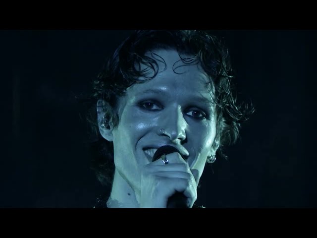 Video zu 'For Vi Gar Hjem' ansehen