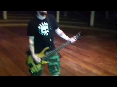 Canisso (Raimundos) - Passagem de Som no Circo Voador (Mar 2012)