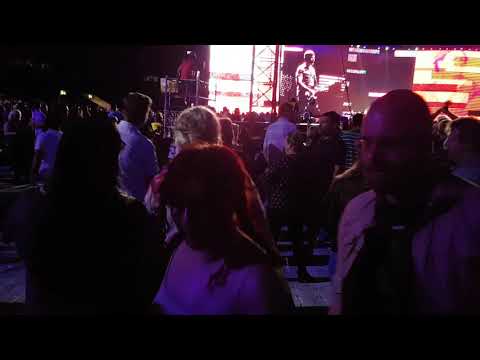 Ultraviolet Light Baby light my way - U2 The Joshua Tree Tour 2017 - Twickenham Stadium 9-7-17