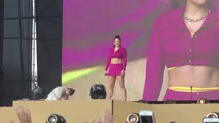 &quot;Pienso en tu Mirá&quot; - Rosalía (Live at Lollapalooza Chile 2019)