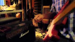 Feedback - Guitar into Marshall JCM2000 Tube Amp - ZVEX Lofi Junky